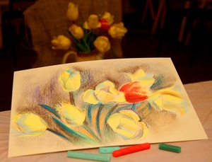 натюрморт с натуры пастелью тюльпаны